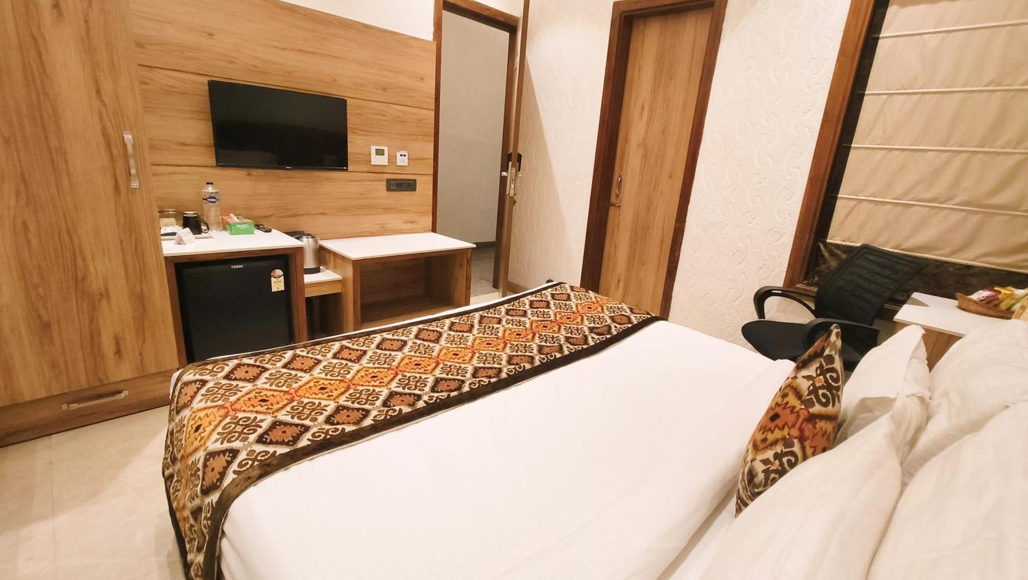 Blessings Hotel Amritsar Exterior photo