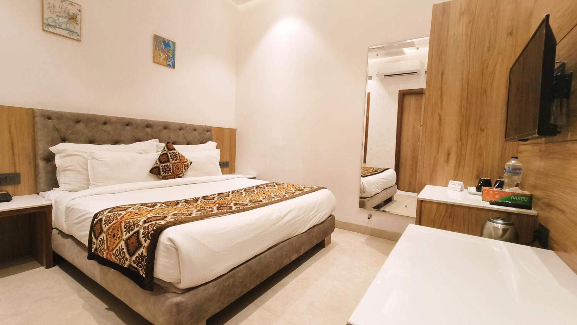 Blessings Hotel Amritsar Exterior photo