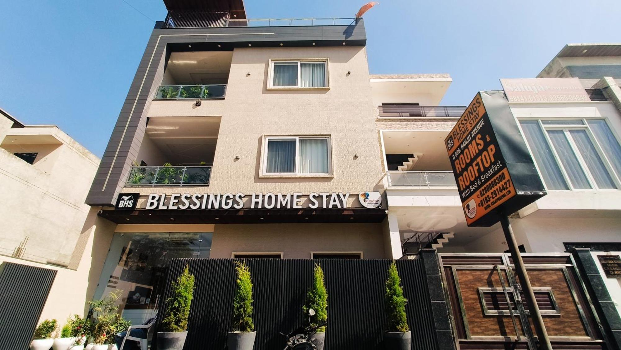 Blessings Hotel Amritsar Exterior photo