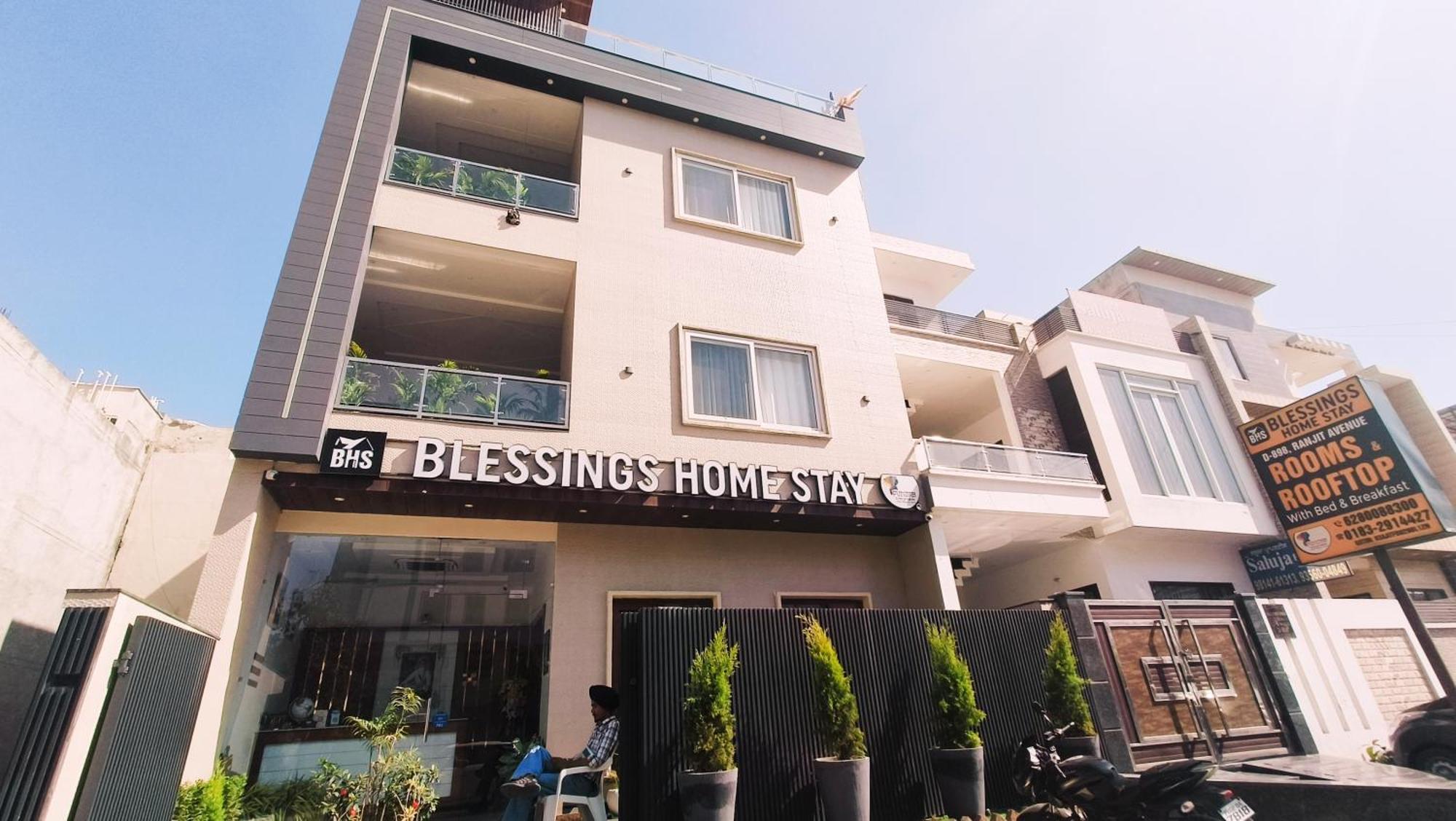 Blessings Hotel Amritsar Exterior photo